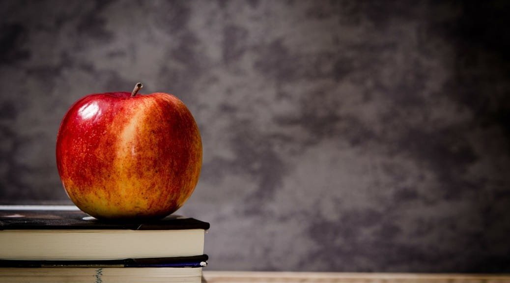 apple-chalkboard-books